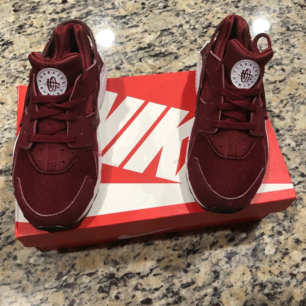 ‼️SOLD‼️⭐️⭐️KIDS NIKE HUARACHE RUN ⭐️⭐️